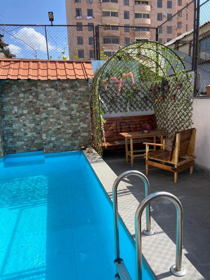 Elross Hotel Erywań Zewnętrze zdjęcie