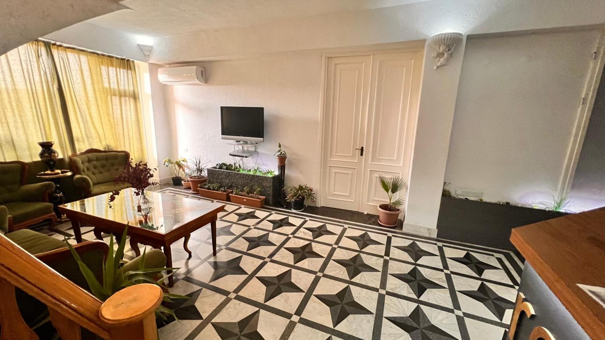 Elross Hotel Erywań Zewnętrze zdjęcie