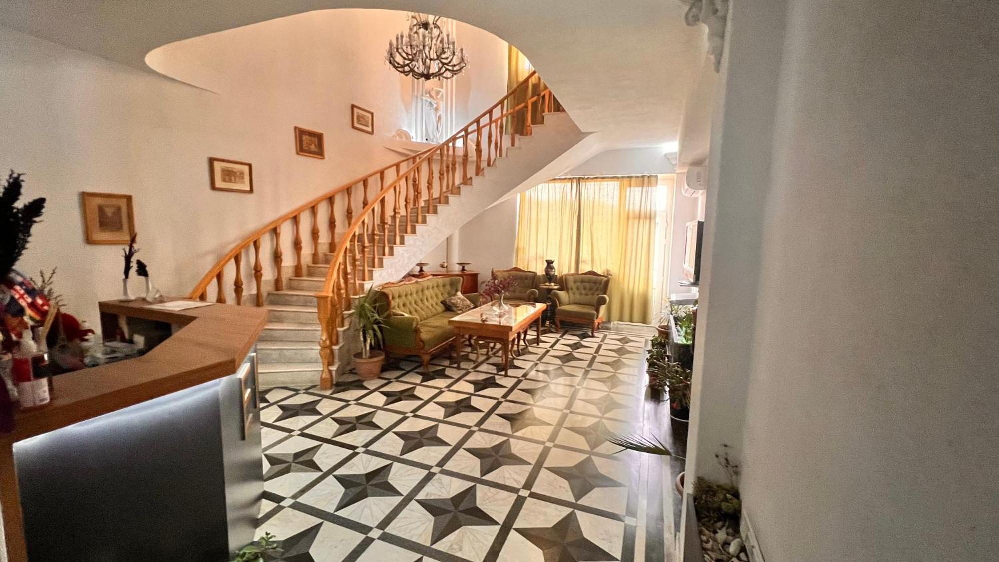 Elross Hotel Erywań Zewnętrze zdjęcie