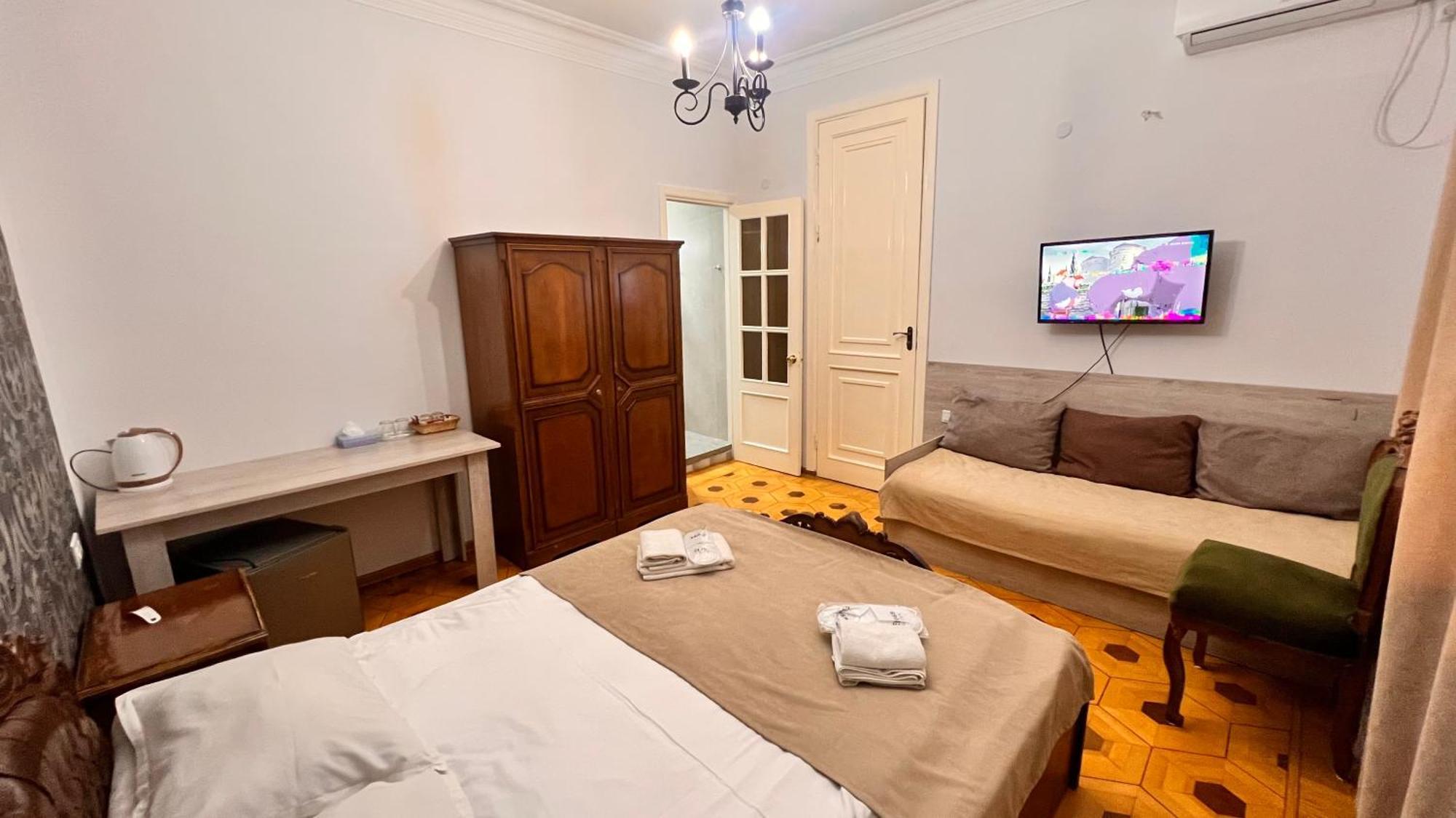 Elross Hotel Erywań Zewnętrze zdjęcie