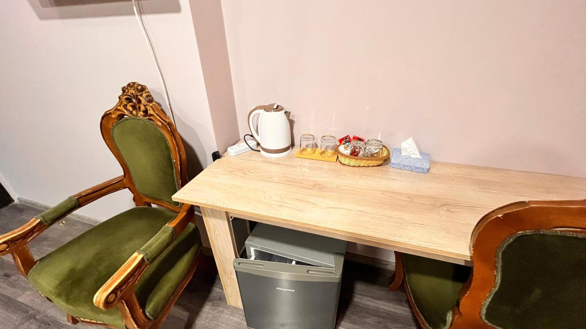 Elross Hotel Erywań Zewnętrze zdjęcie