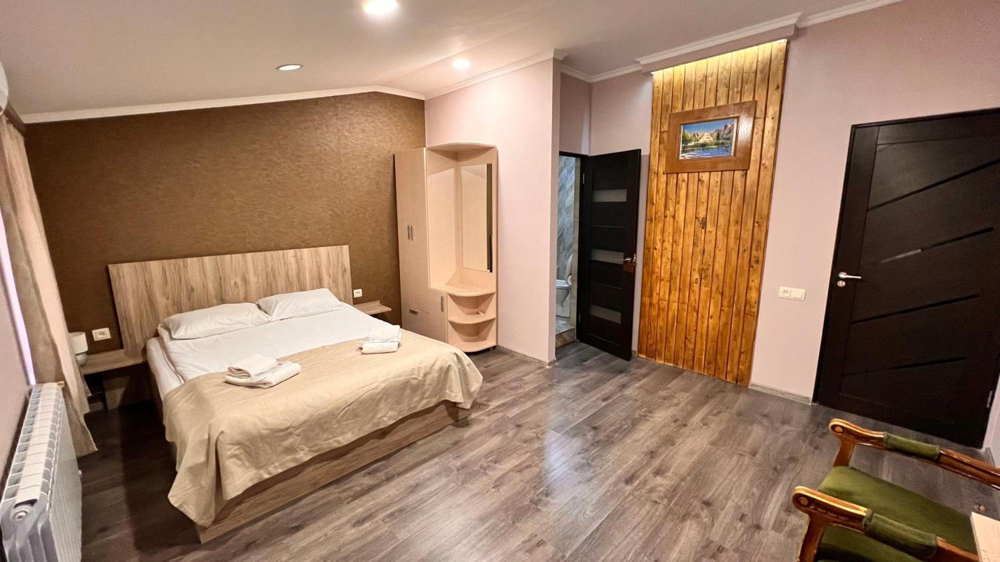 Elross Hotel Erywań Zewnętrze zdjęcie