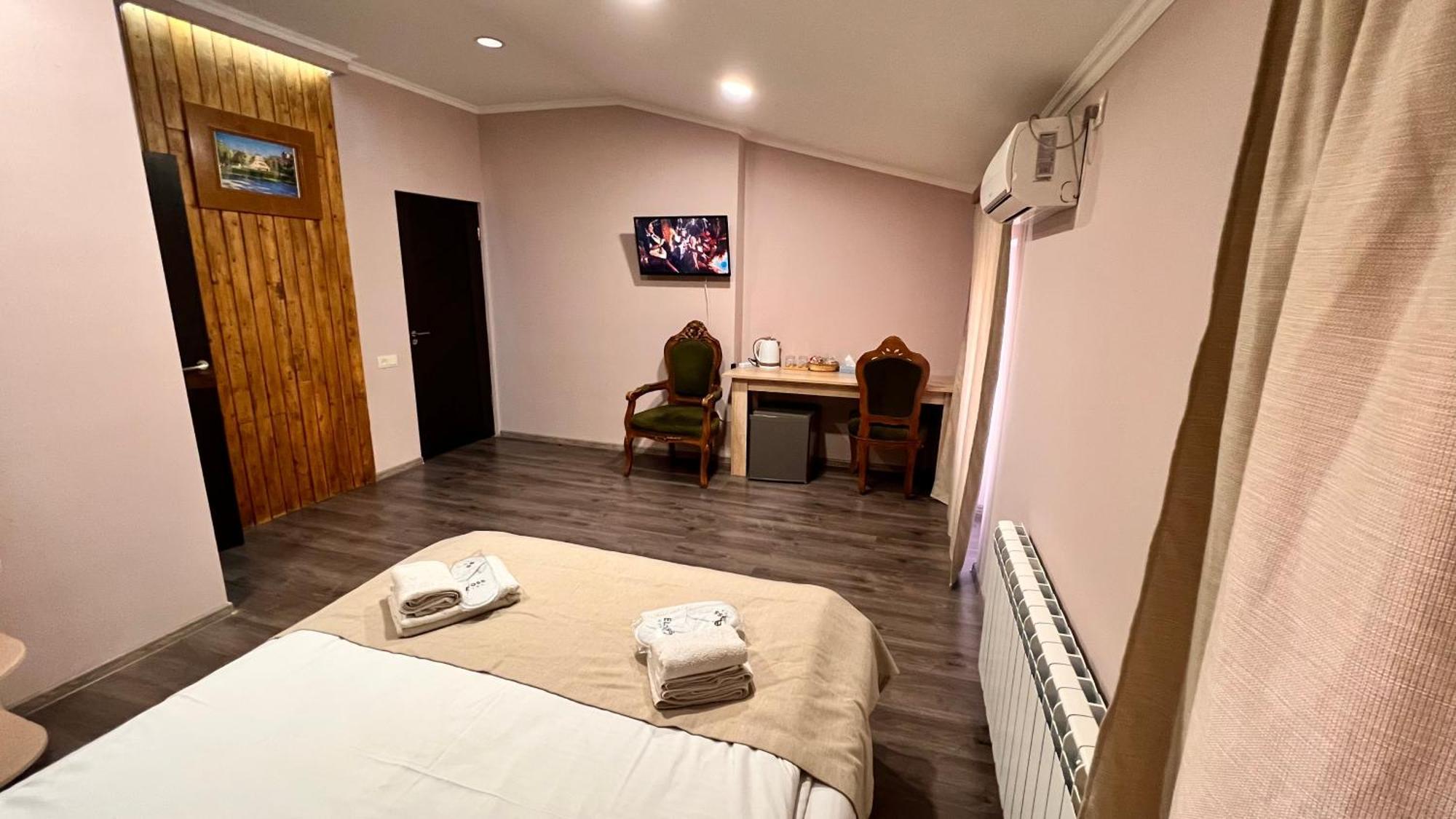Elross Hotel Erywań Zewnętrze zdjęcie