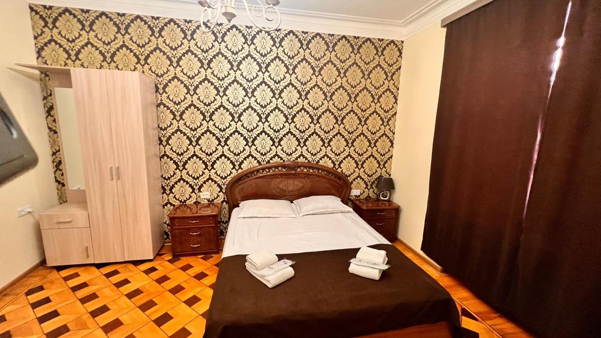 Elross Hotel Erywań Zewnętrze zdjęcie