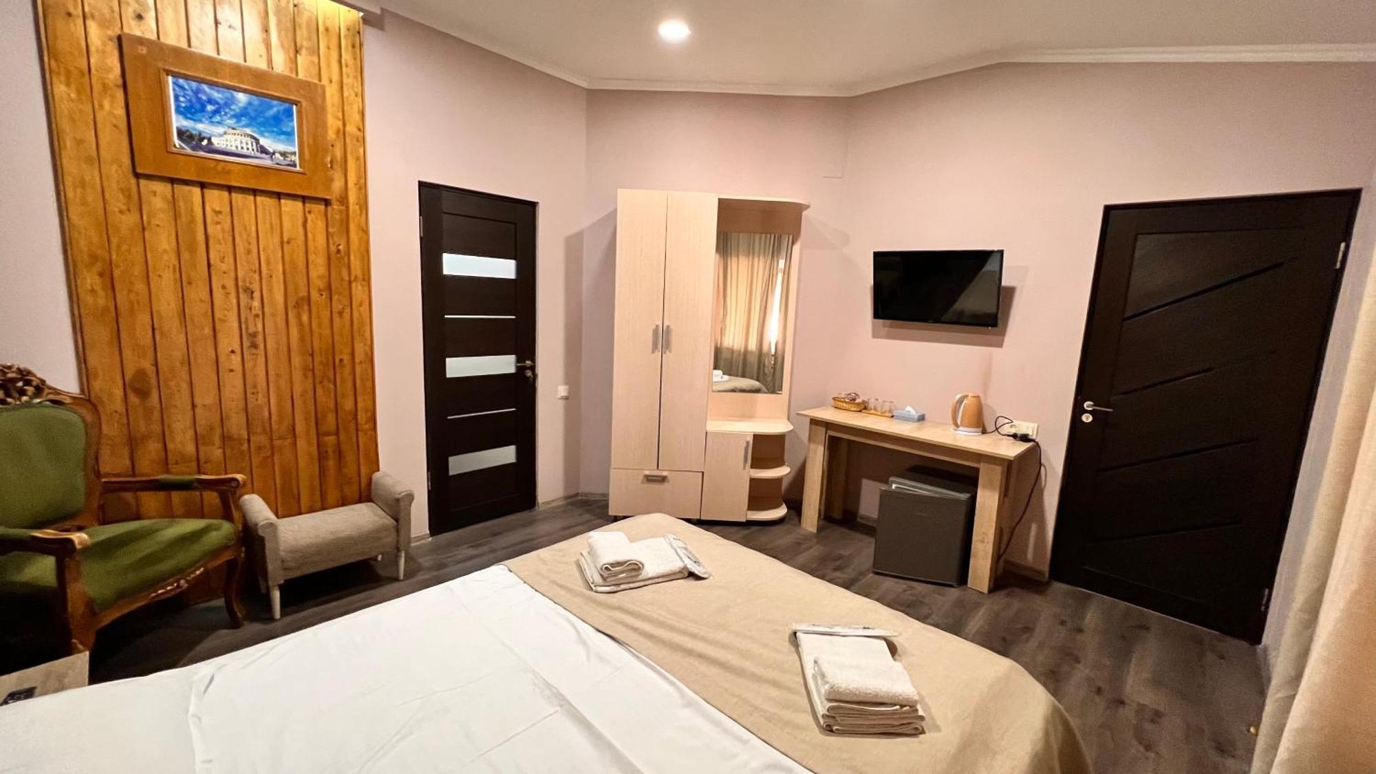 Elross Hotel Erywań Zewnętrze zdjęcie