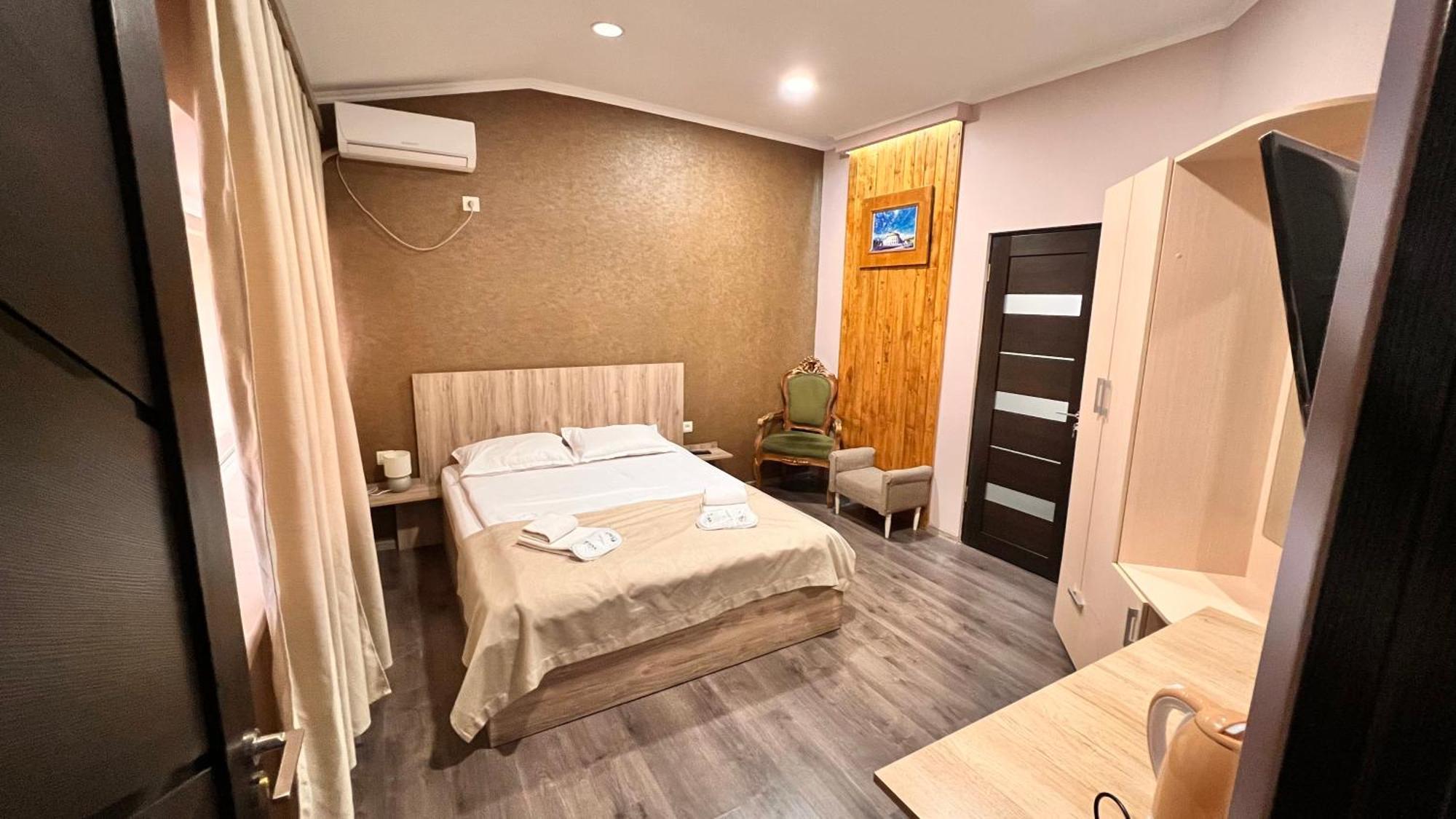Elross Hotel Erywań Zewnętrze zdjęcie
