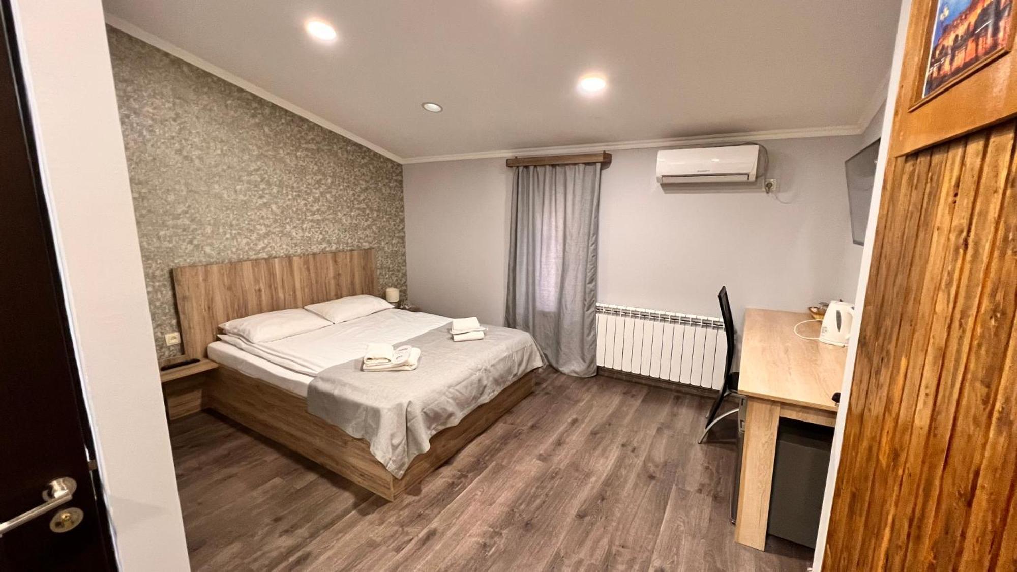 Elross Hotel Erywań Zewnętrze zdjęcie