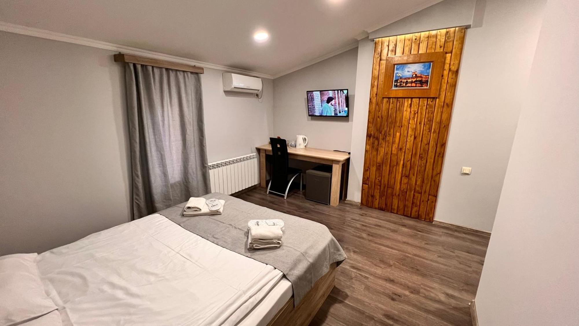 Elross Hotel Erywań Zewnętrze zdjęcie